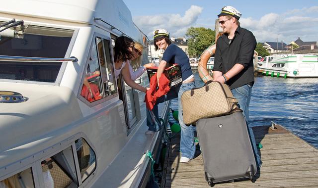 Koffer packen für einen Bootsurlaub