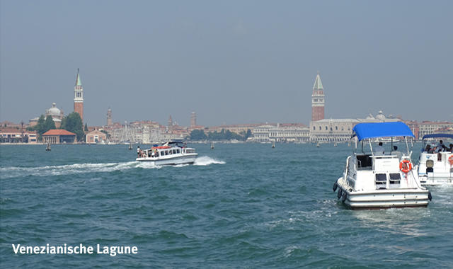 Mit dem Hausboot vor Venedig